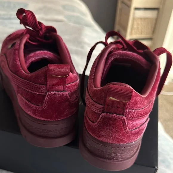 Puma Red Sneakers Modern Suede Design - Picture 4 of 6